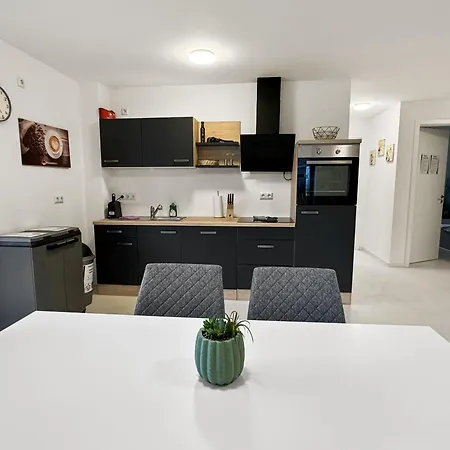 Feworld - 2 - Near Train Station - Free Parking Apartmán