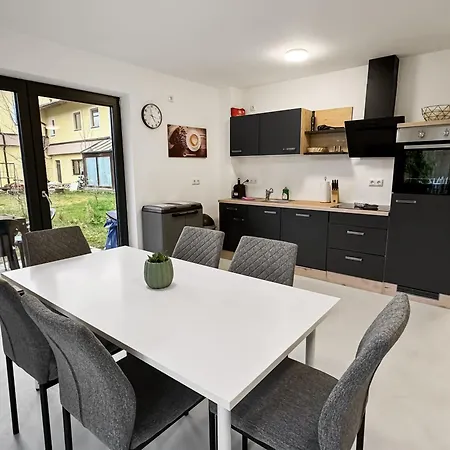 Feworld - 2 - Near Train Station - Free Parking Apartment Freilassing