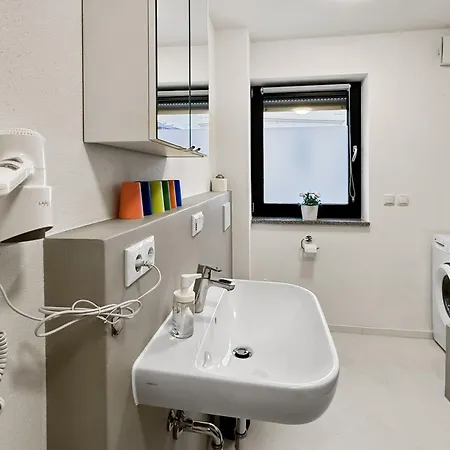 Apartment Feworld - 2 - Near Train Station - Free Parking *