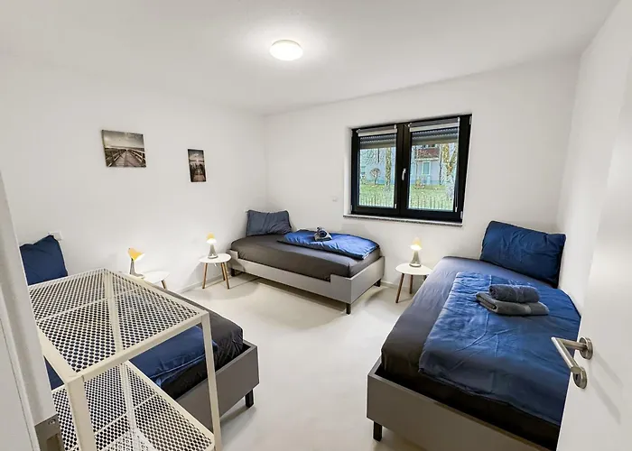Feworld - 2 - Near Train Station - Free Parking פריילאסינג