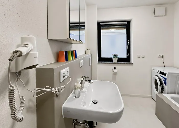 דירה Feworld - 2 - Near Train Station - Free Parking *