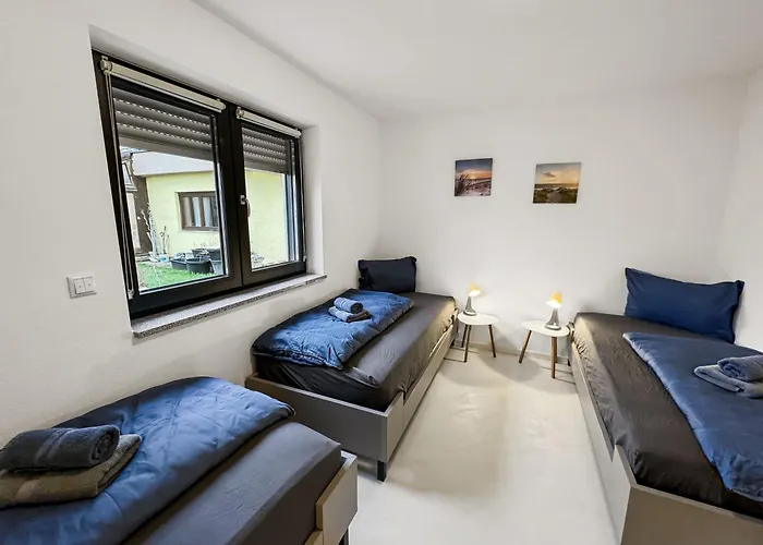 Feworld - 2 - Near Train Station - Free Parking דירה *