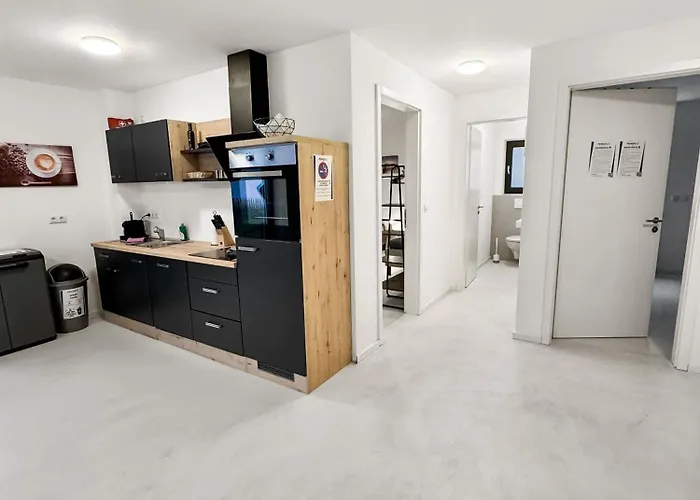 Feworld - 2 - Near Train Station - Free Parking דירה פריילאסינג
